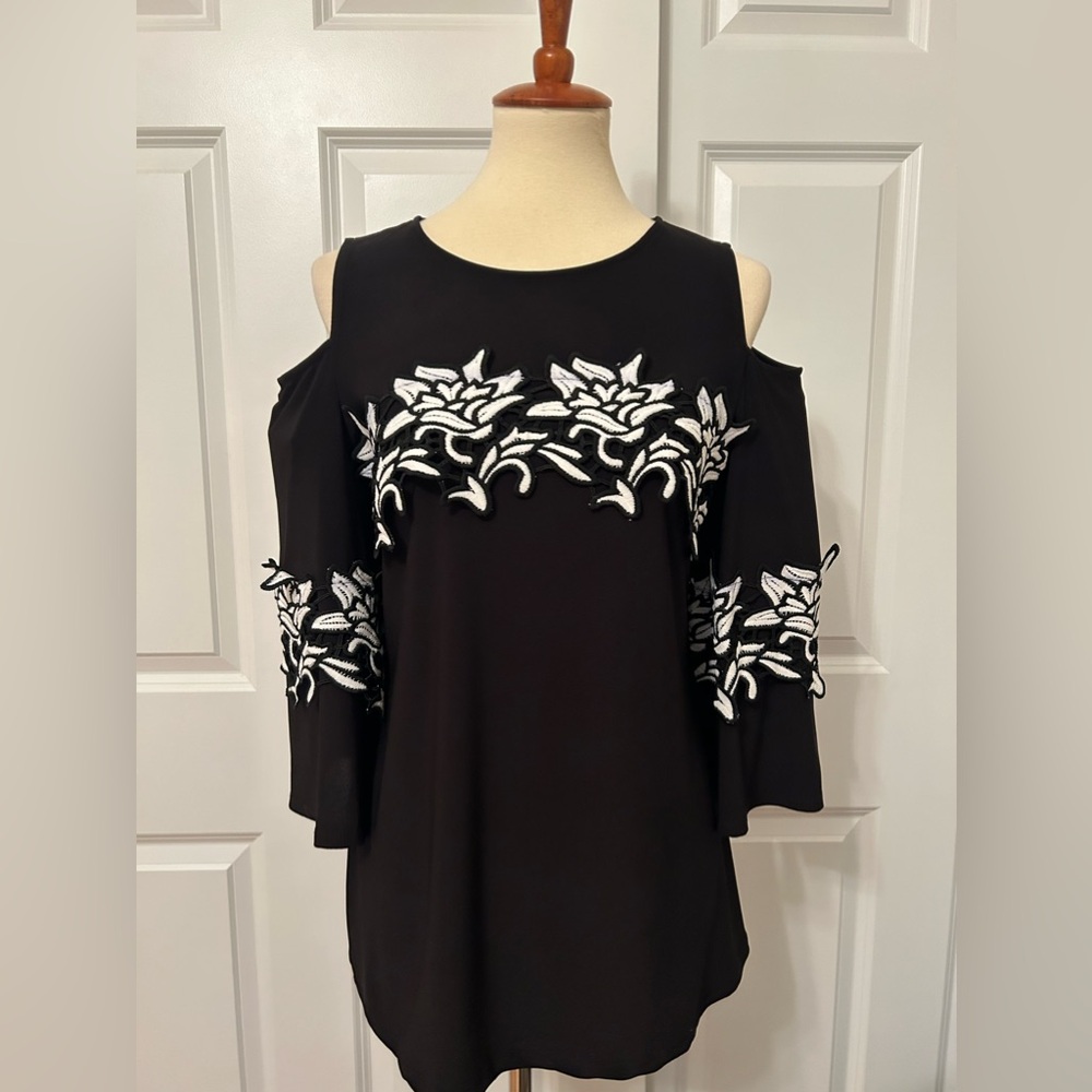 Coco Bianco Cold Shoulder Black/White Embroidered Tunic Style Blouse